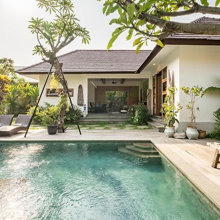 Villa Nya Ubud ภายนอก รูปภาพ